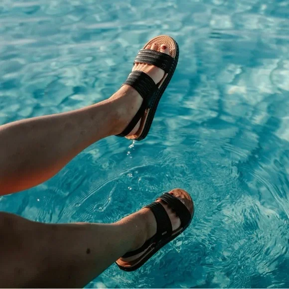 Reef Water Vista sandals size 8 - Picture 11 of 11